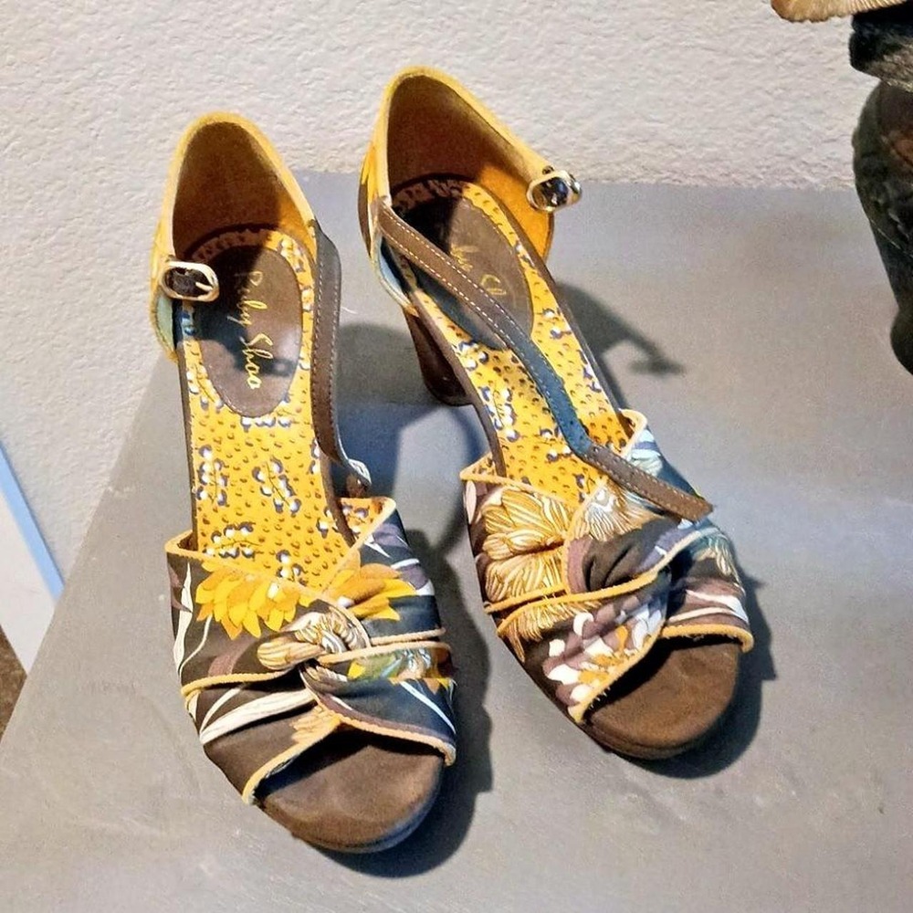 Ruby Shoo Xanthe Olive Green Floral Peeptoe Block Heels - Size 8
